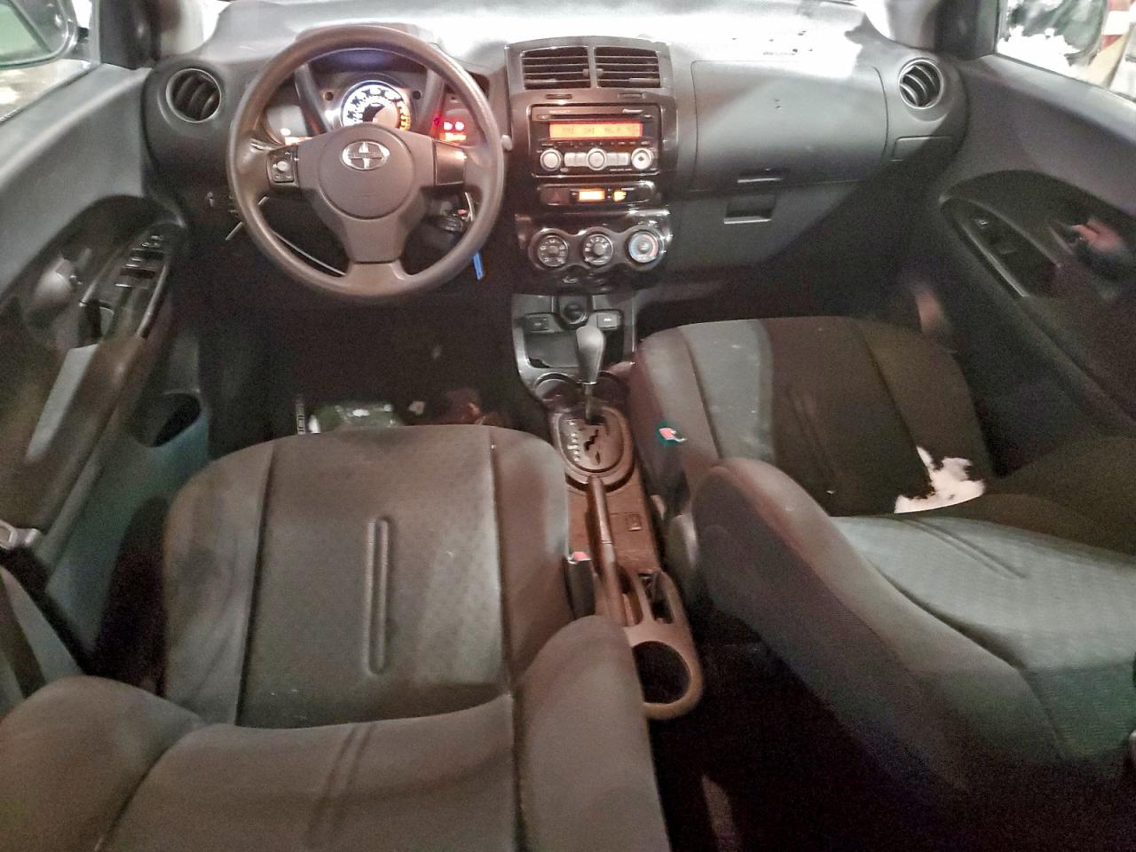 Toyota Scion Image 13