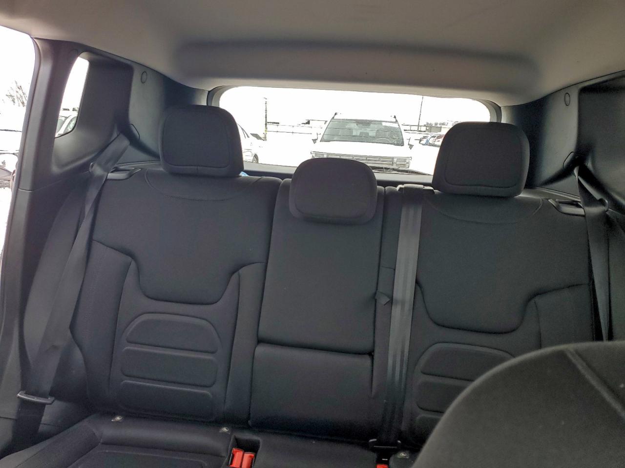 Jeep Renegade Latitude Image 8