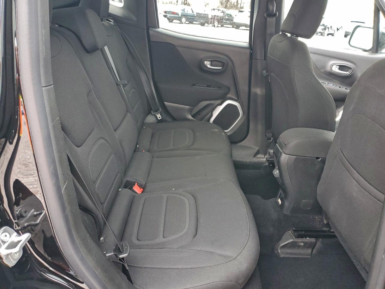 Jeep Renegade Latitude Image 11