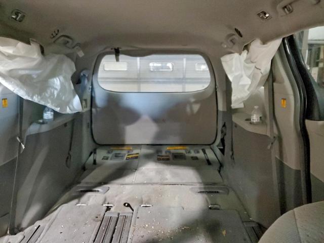 Toyota Sienna Le Image 7