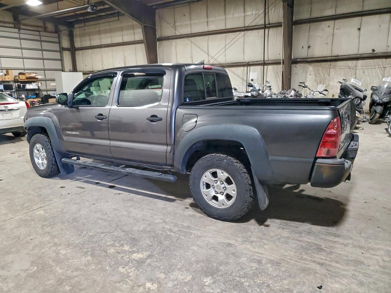 Toyota Tacoma Double Cab Image 6