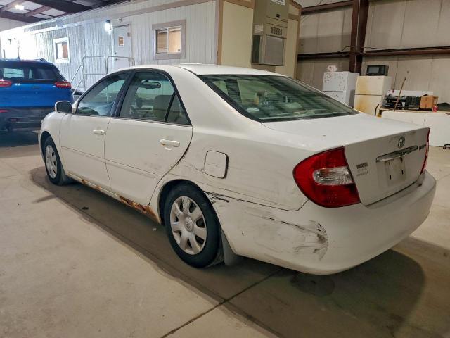 Toyota Camry Le Image 3