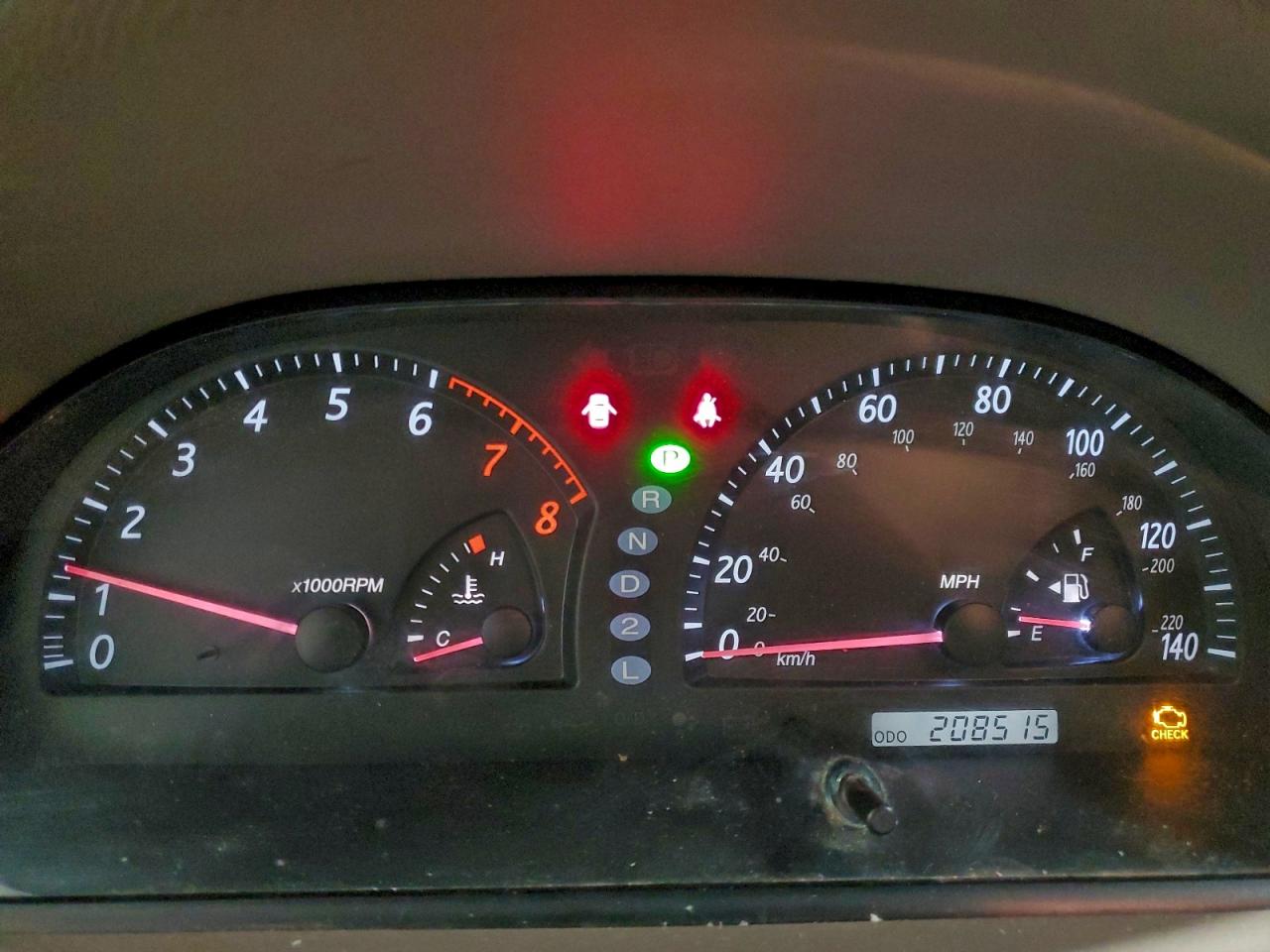 Toyota Camry Le Image 9