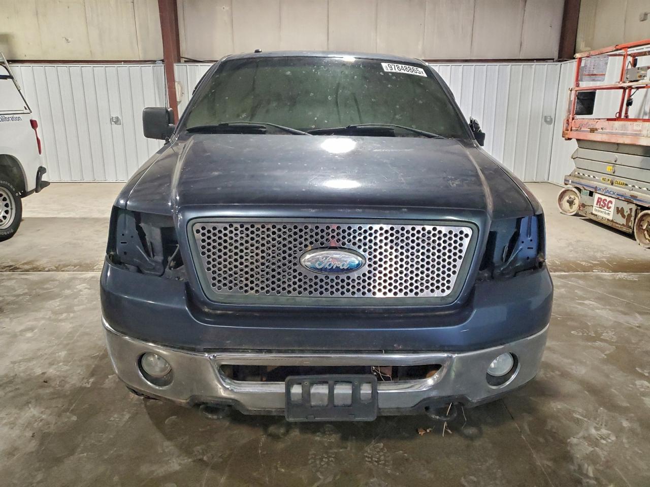 Ford F-150 Supercrew Image 4