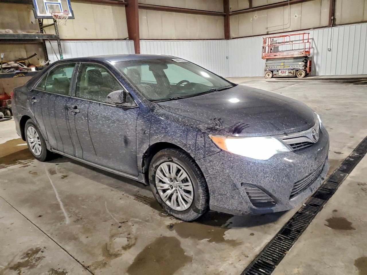 Toyota Camry L Image 4