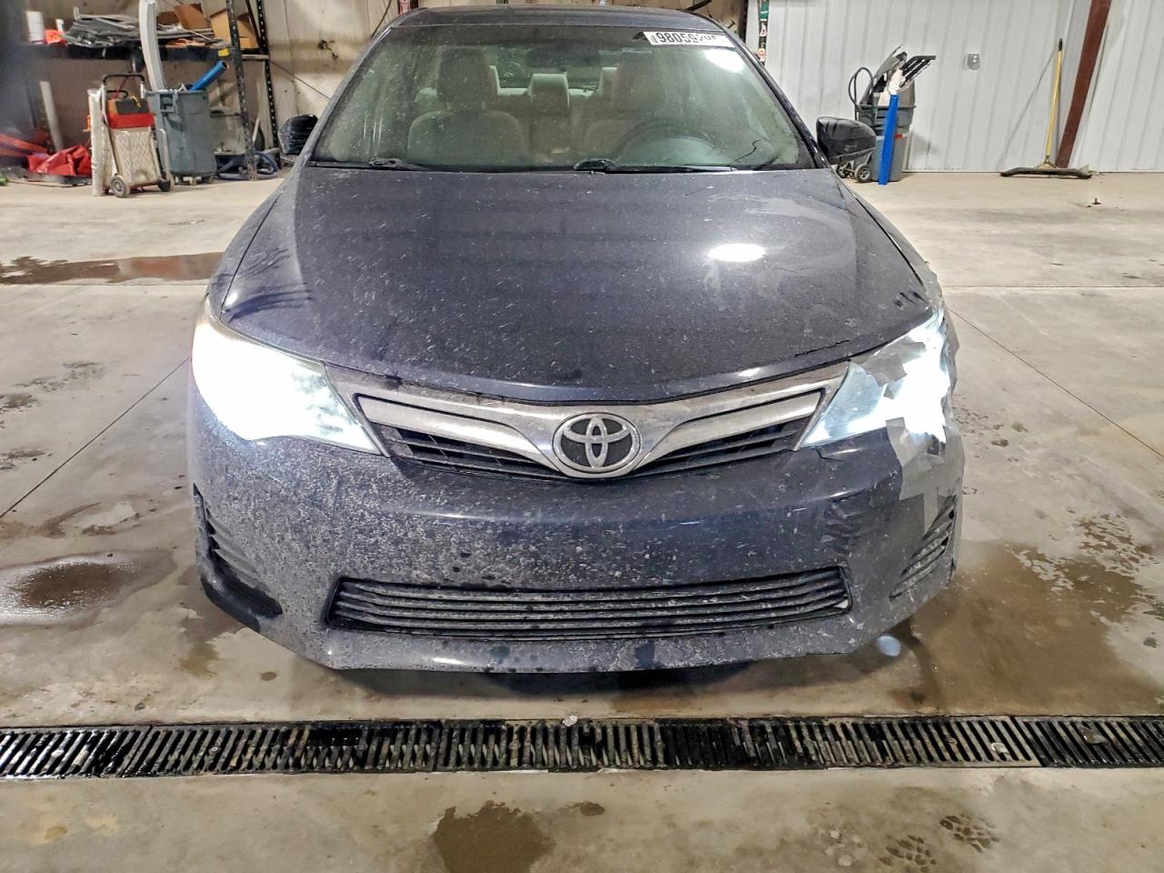 Toyota Camry L Image 5