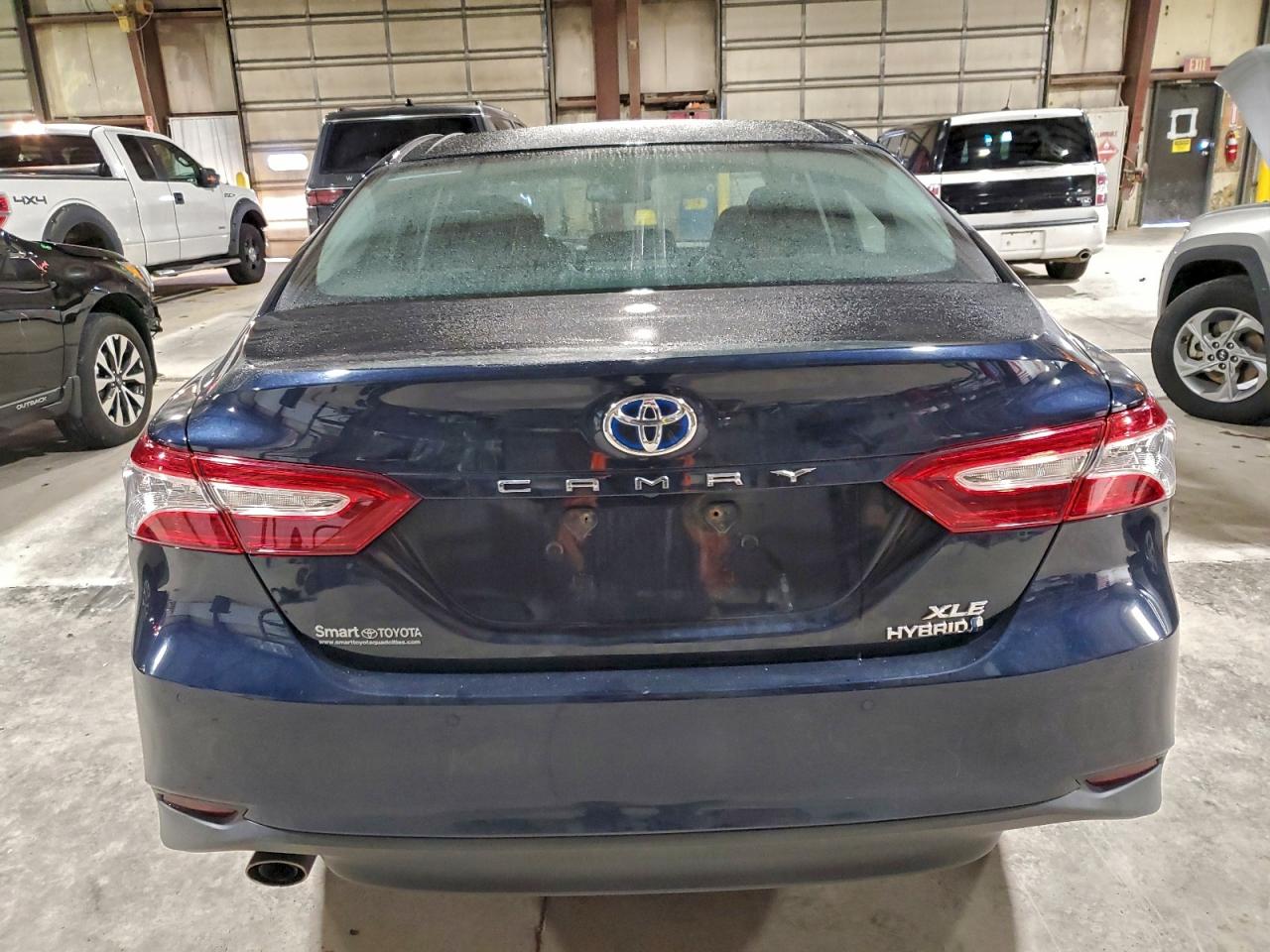 Toyota Camry Hybrid Image 3