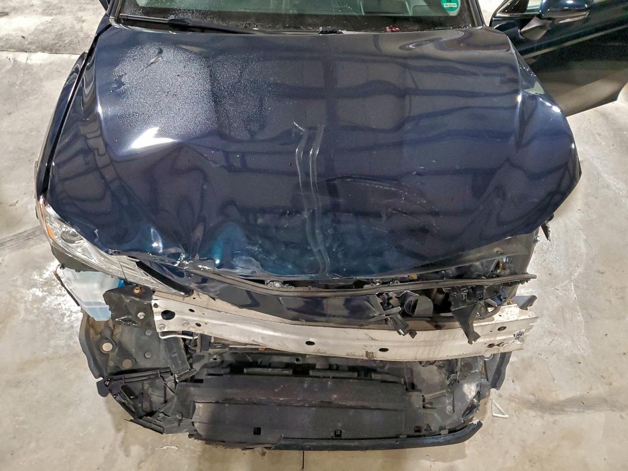 Toyota Camry Hybrid Image 6