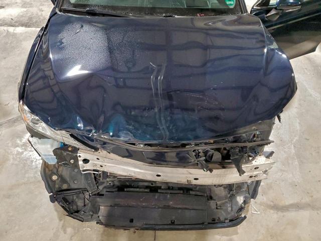 Toyota Camry Hybrid Image 6