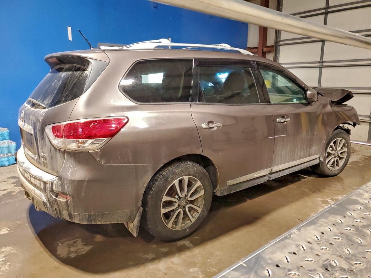 Nissan Pathfinder S Image 3