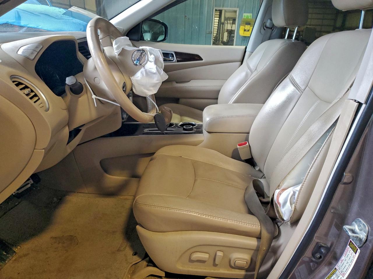 Nissan Pathfinder S Image 2