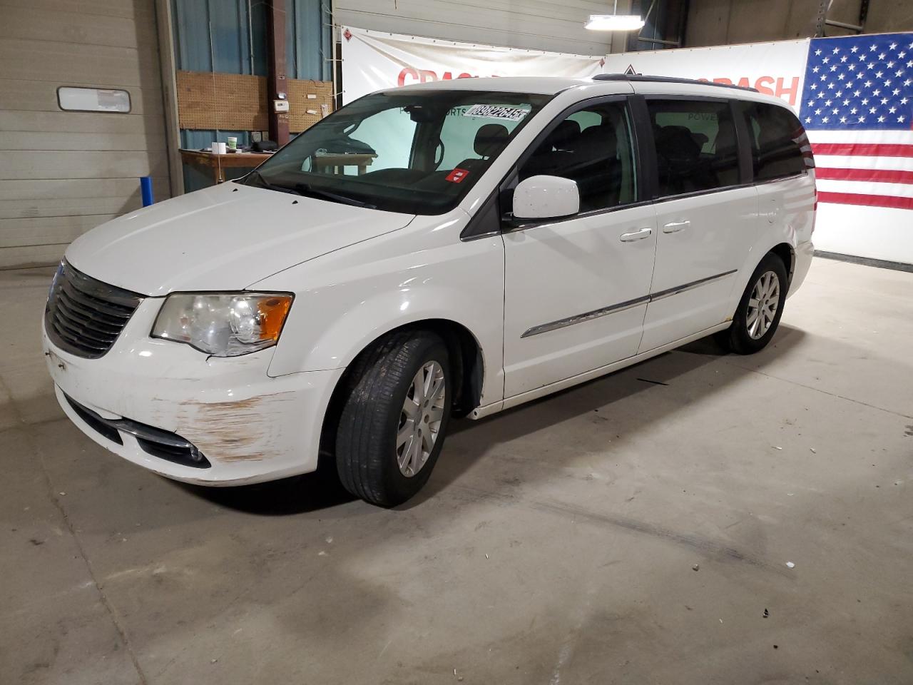 Chrysler Minivan Touring Image 1