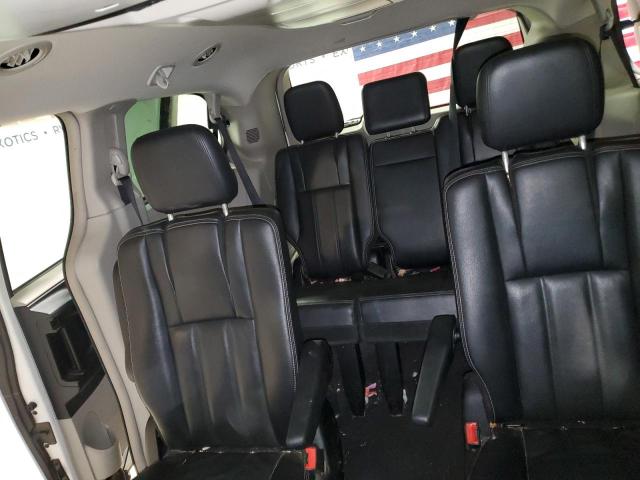 Chrysler Minivan Touring Image 10