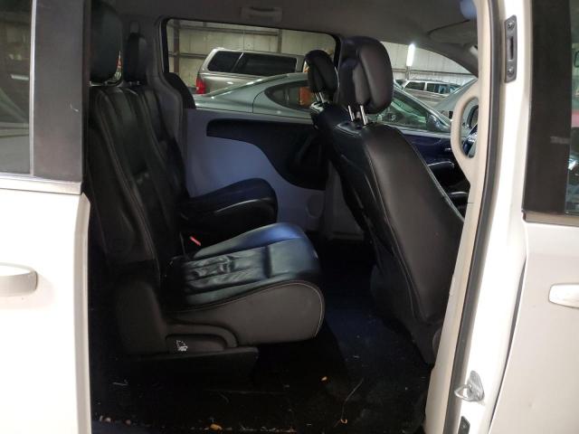 Chrysler Minivan Touring Image 7