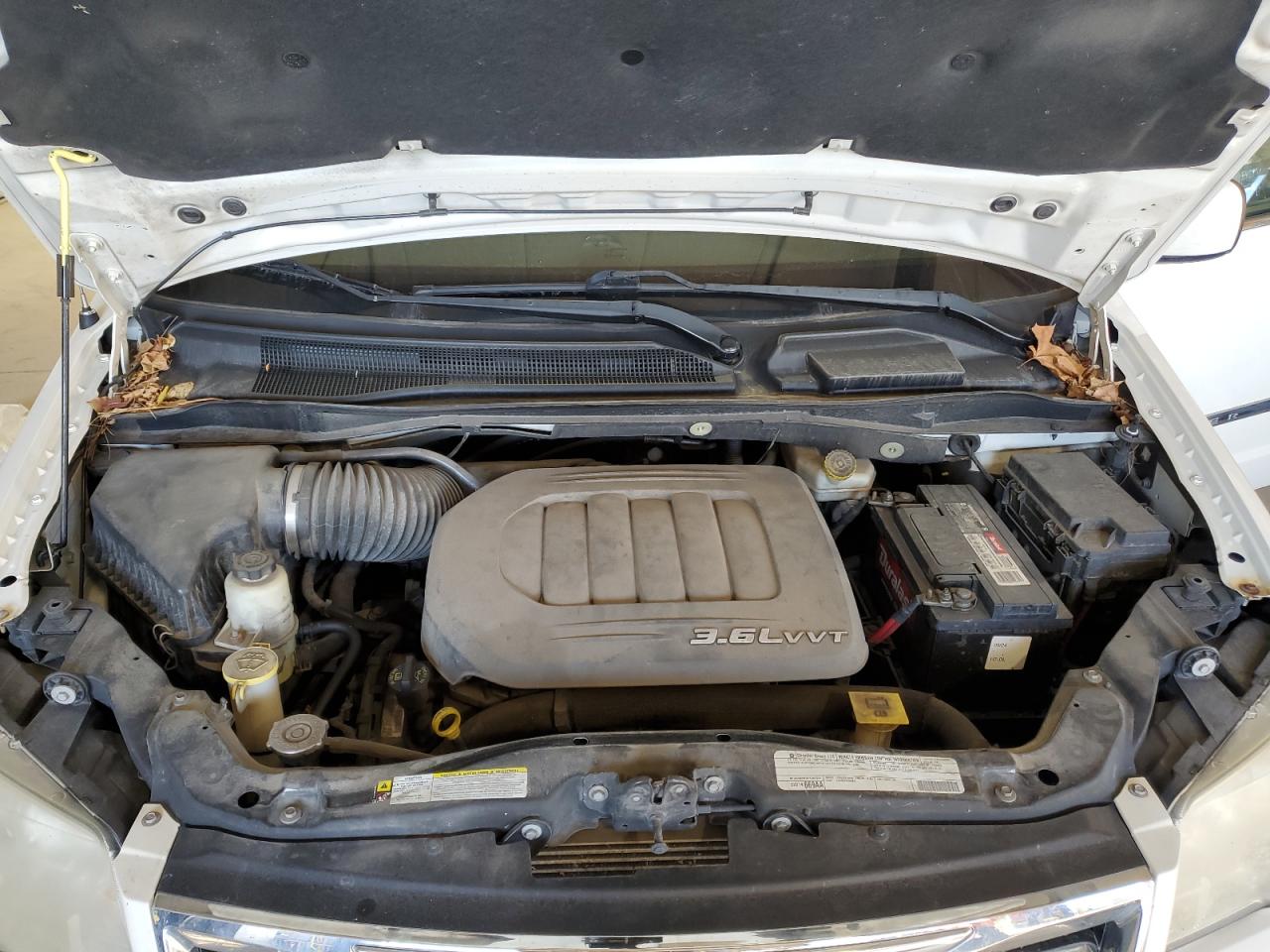 Chrysler Minivan Touring Image 13