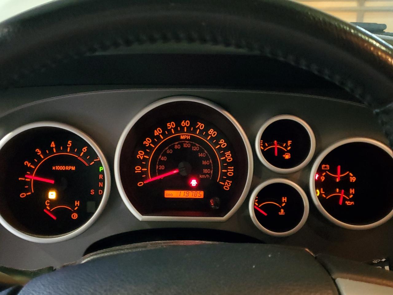 Toyota Sequoia Sr5 Image 10