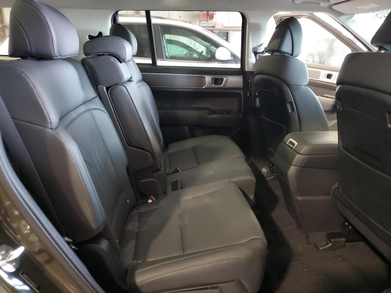 Hyundai SANTA FE Sel Image 2