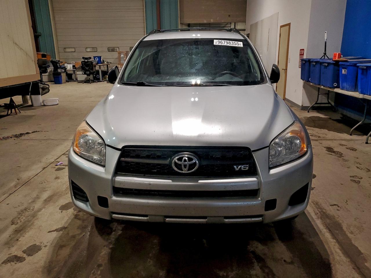 Toyota RAV4 Image 2