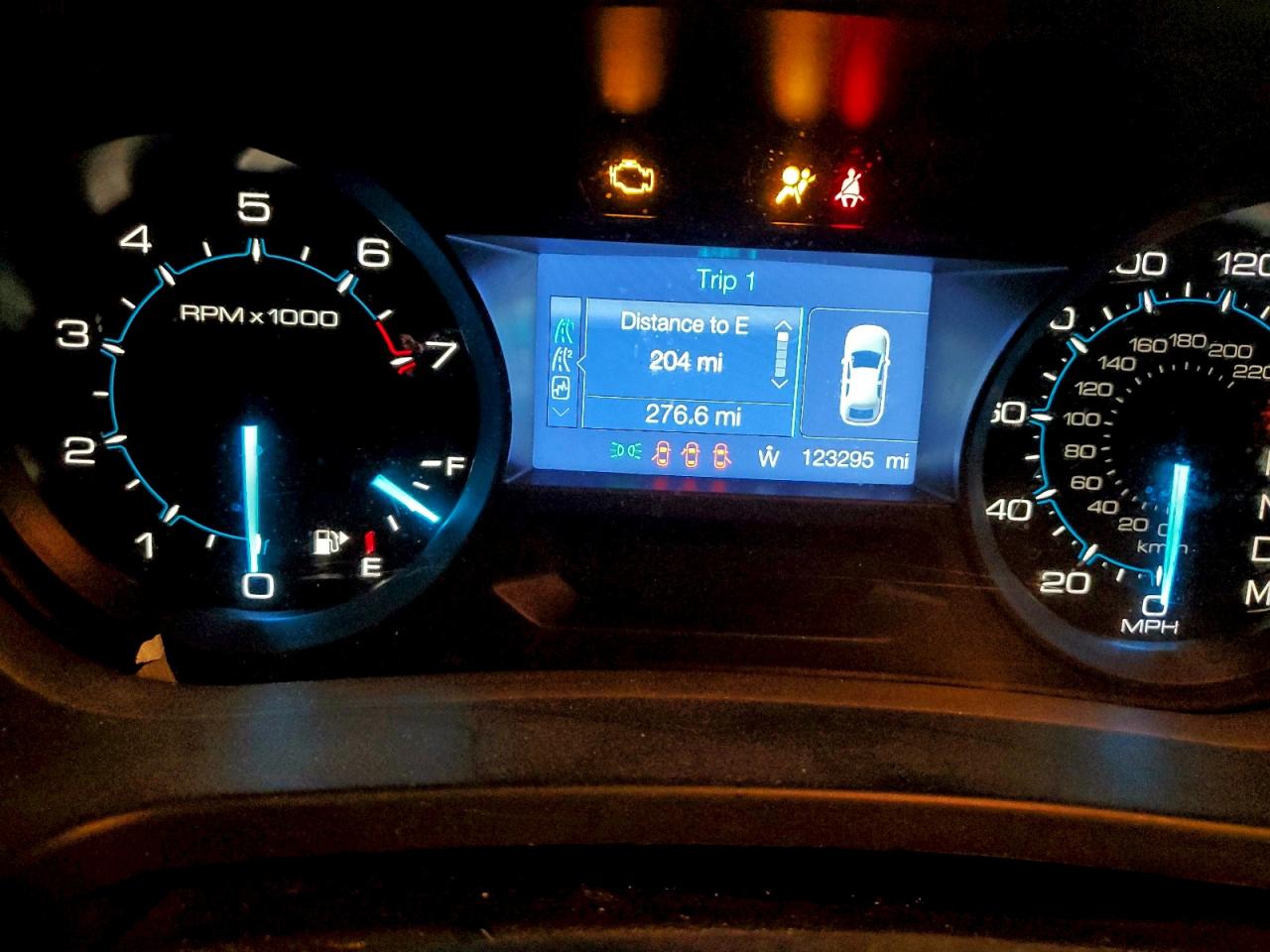 Ford Explorer Xlt Image 8