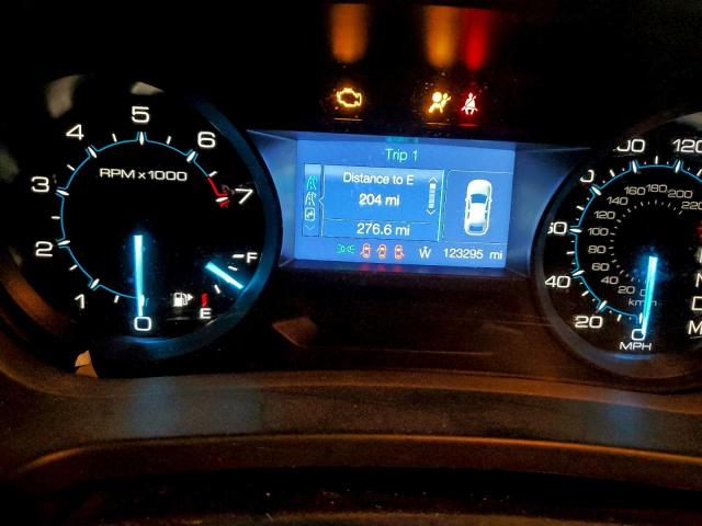 Ford Explorer Xlt Image 8