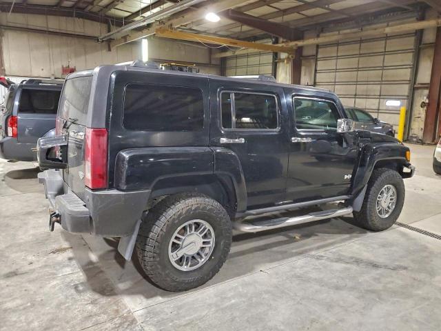 HUMMER H3 Alpha Image 2