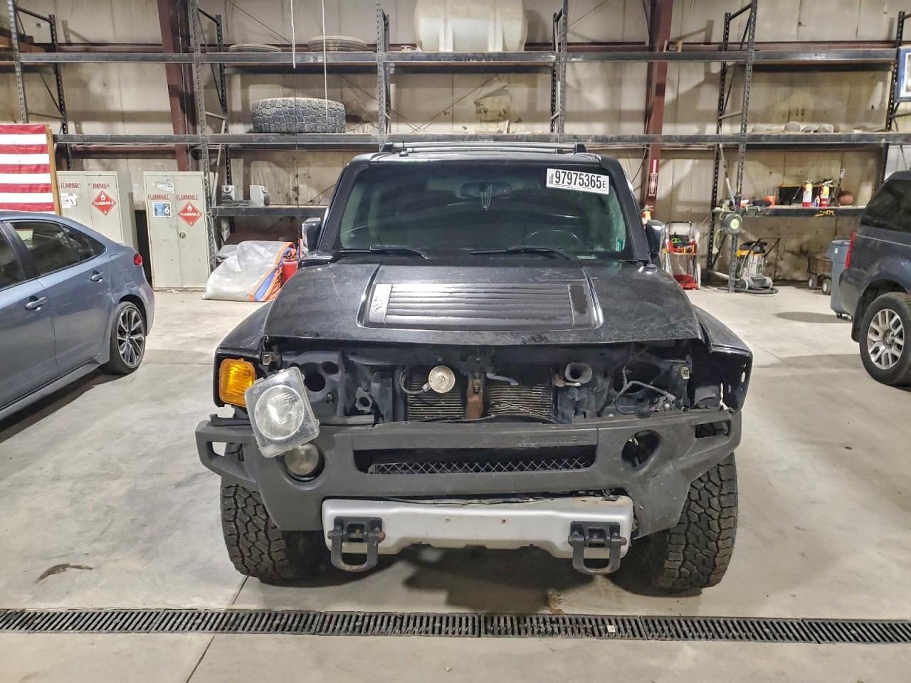 HUMMER H3 Alpha Image 4