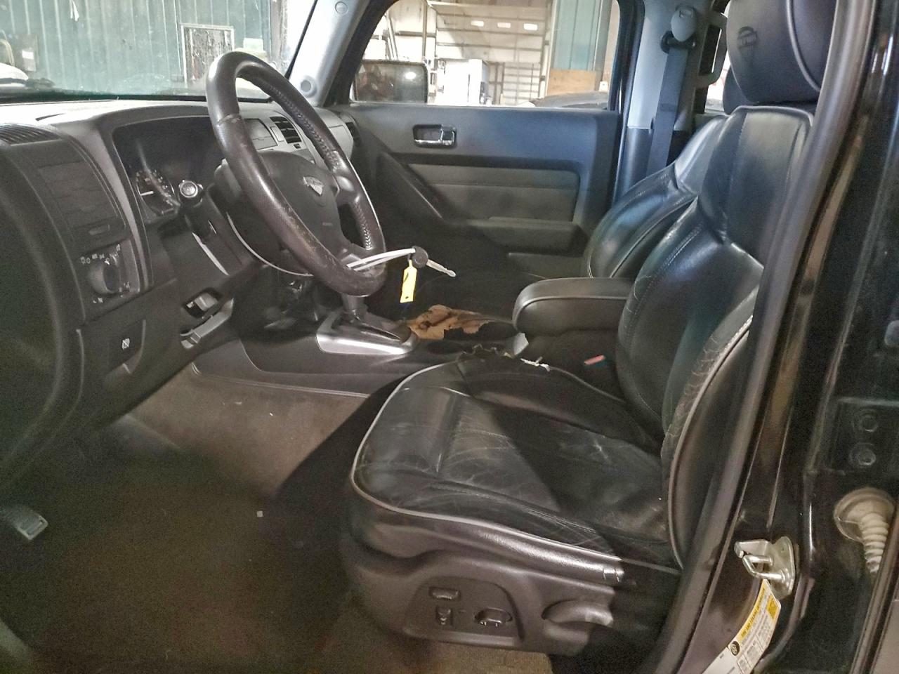 HUMMER H3 Alpha Image 6