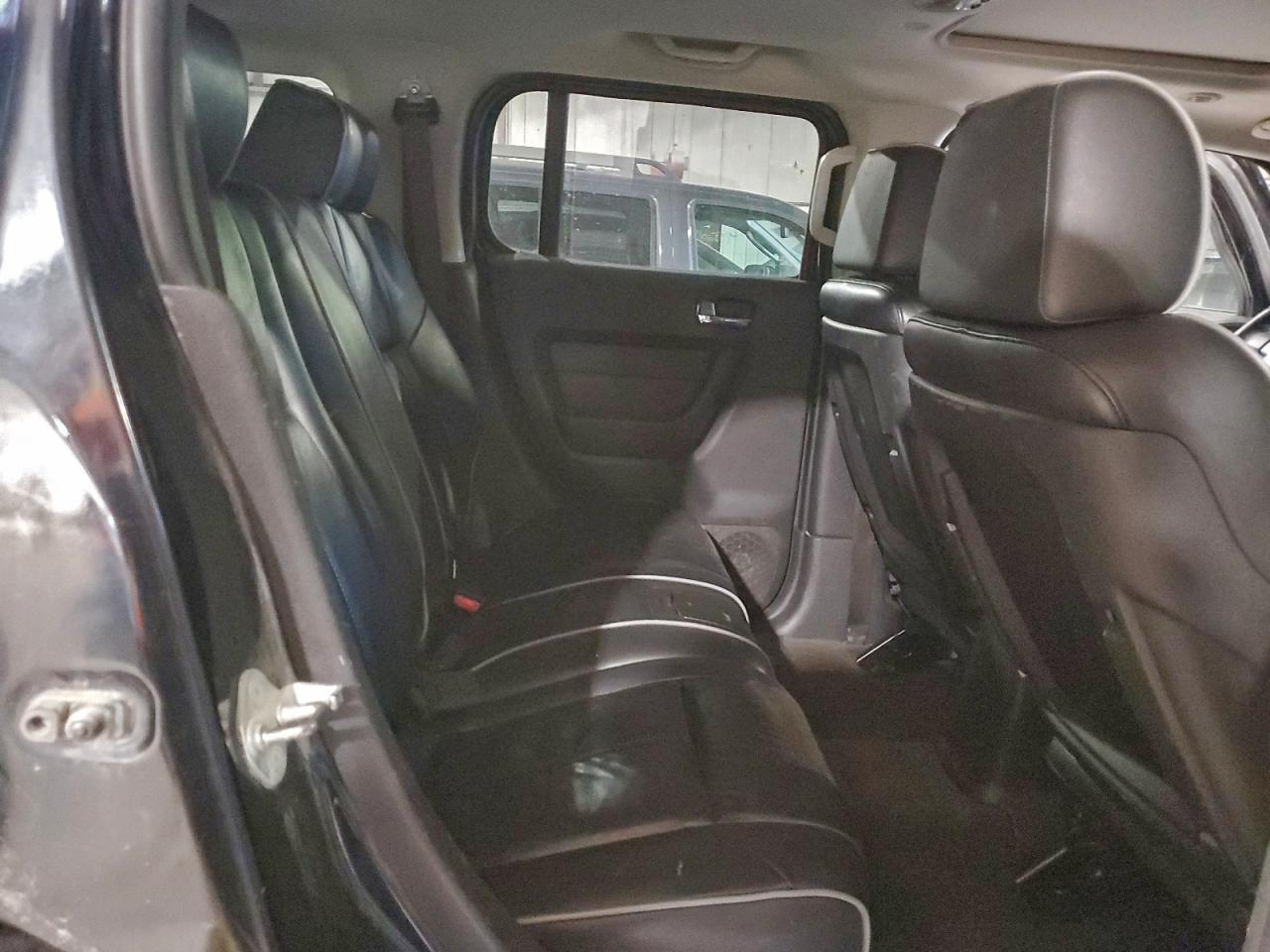 HUMMER H3 Alpha Image 9