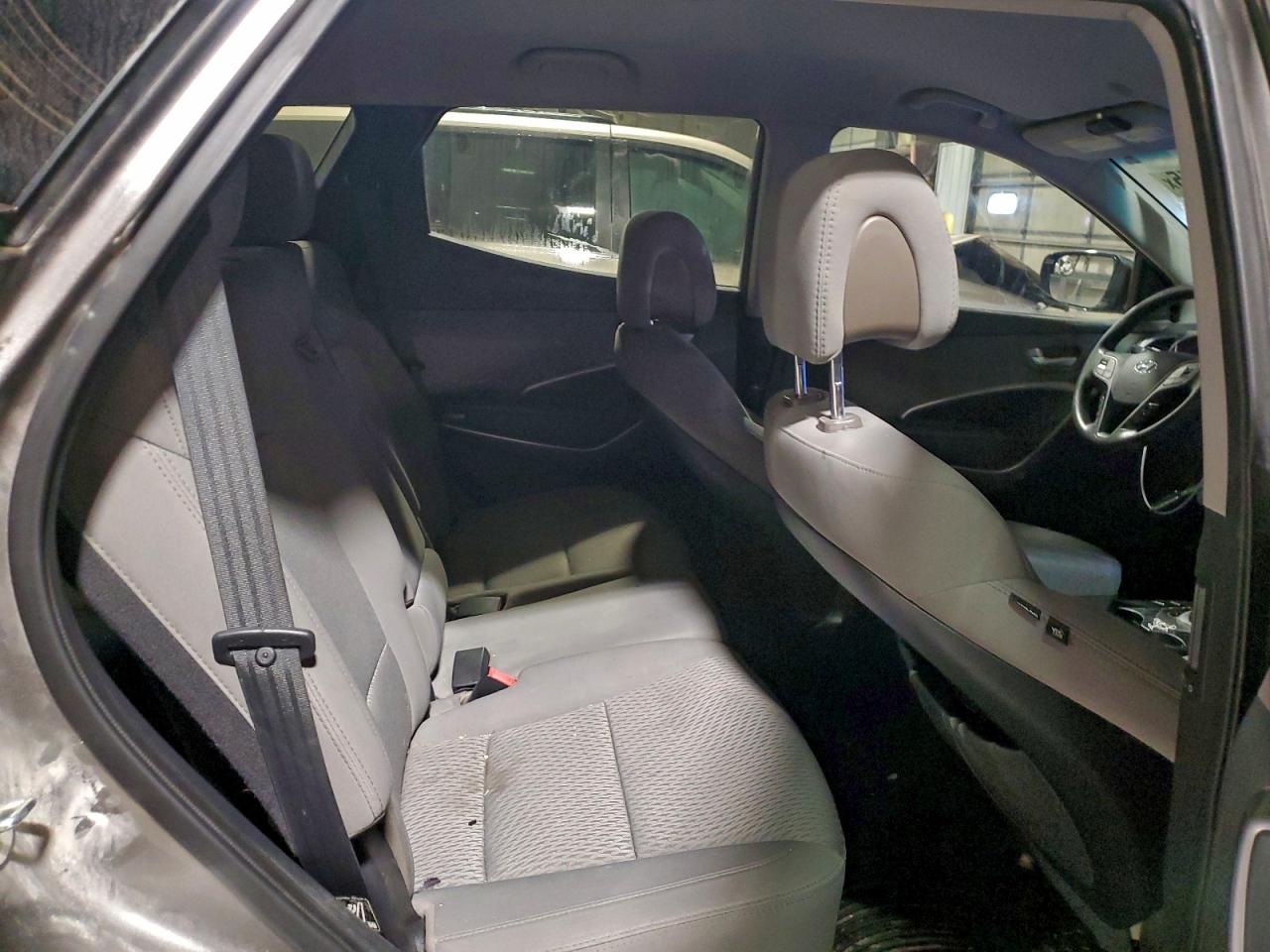 Hyundai SANTA FE Image 13