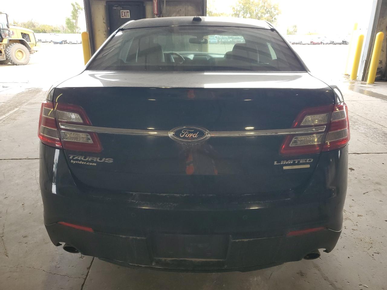 Ford Taurus Limited Image 4