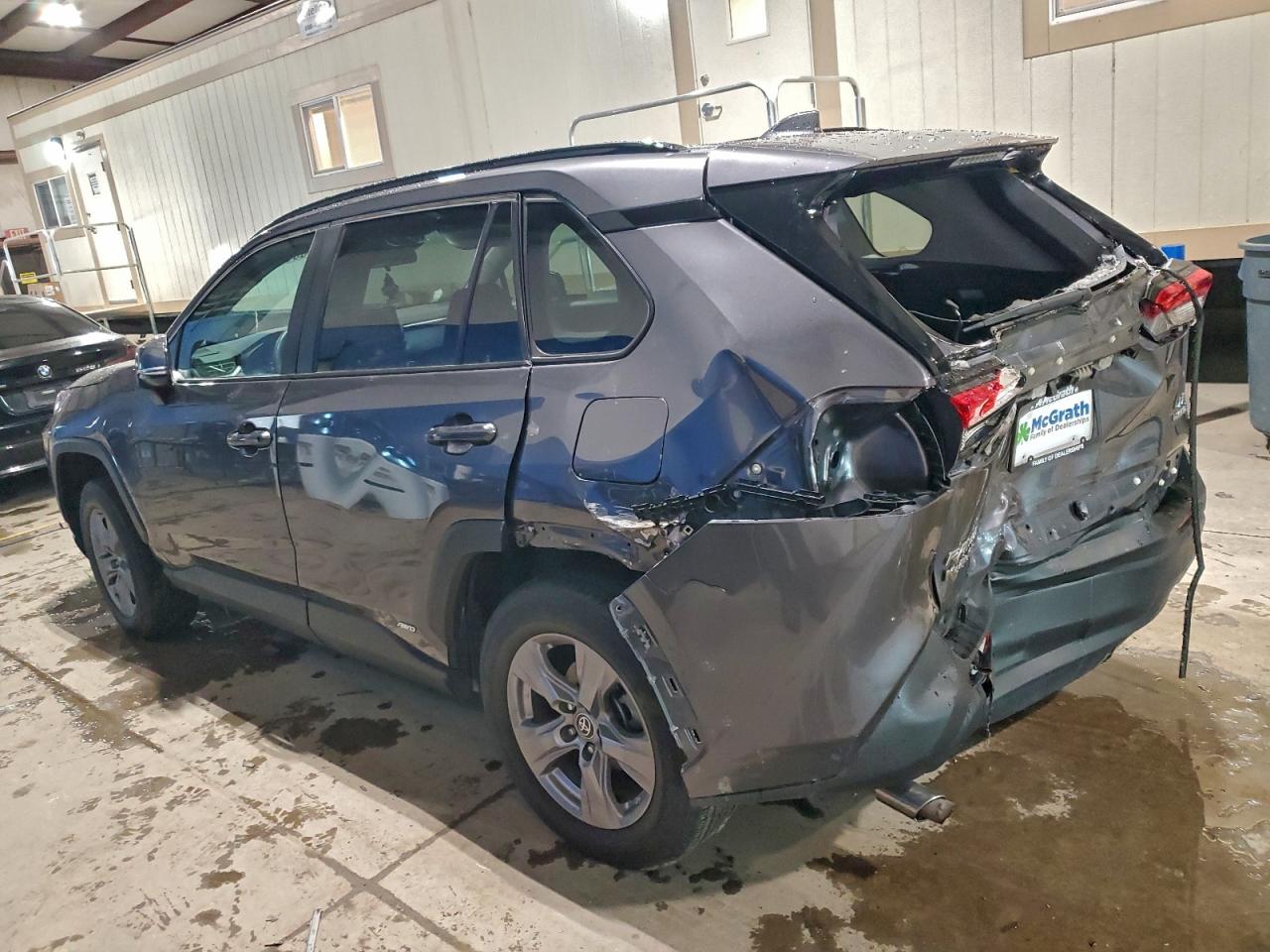 Toyota RAV4 Le Image 3