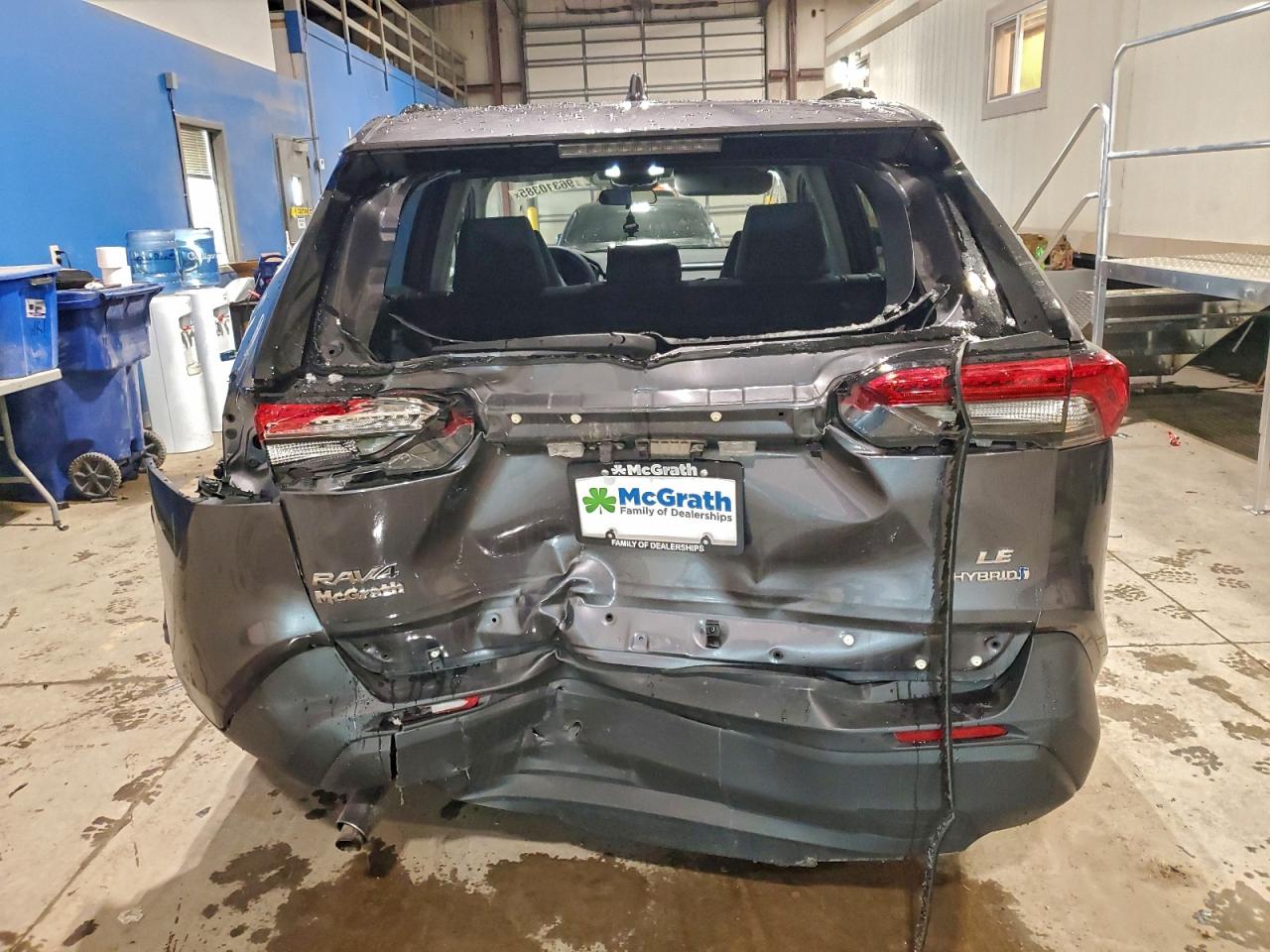 Toyota RAV4 Le Image 5