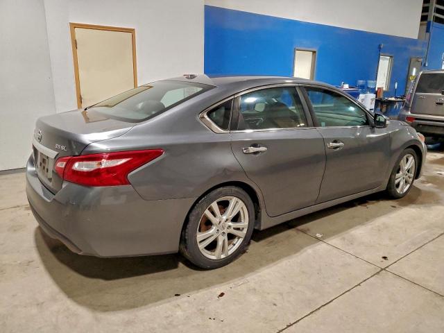 Nissan Altima 3.5sl Image 3