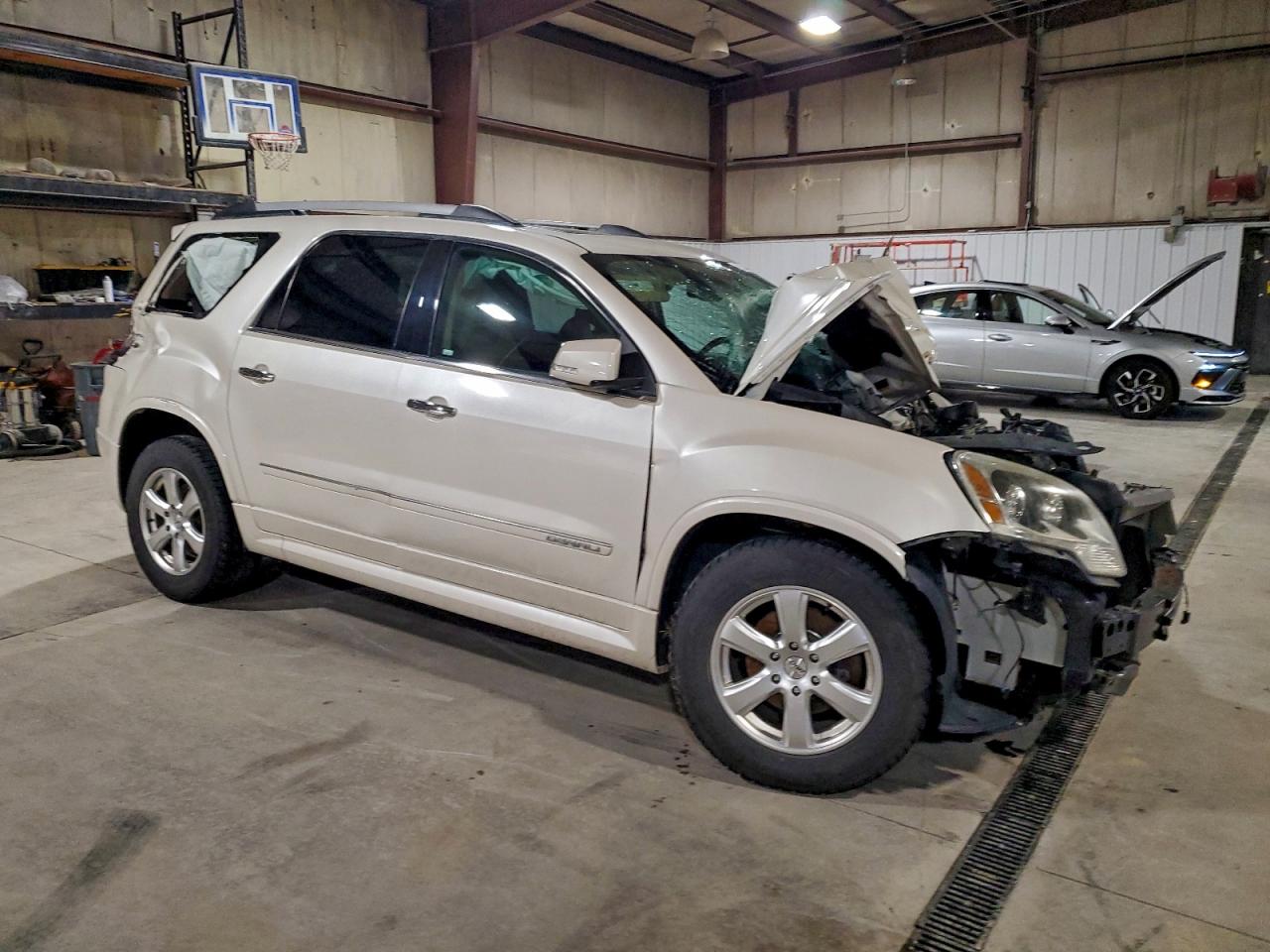 GMC Acadia Denali Image 11