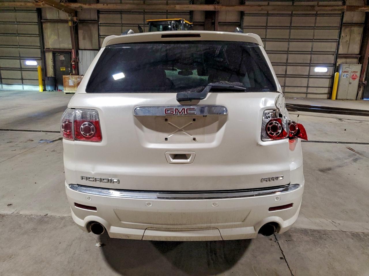 GMC Acadia Denali Image 7