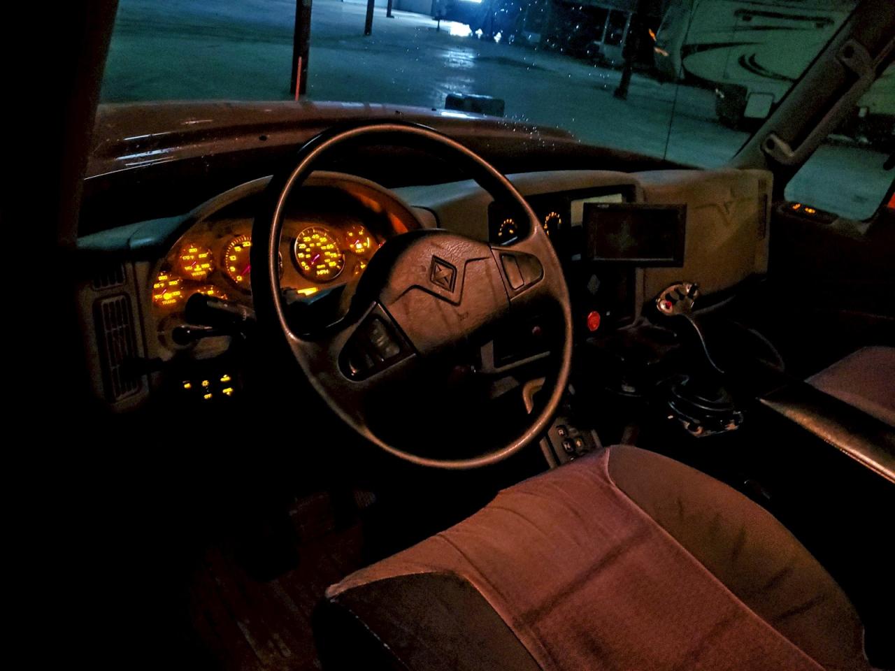 International 7000 7400 7400 Image 9