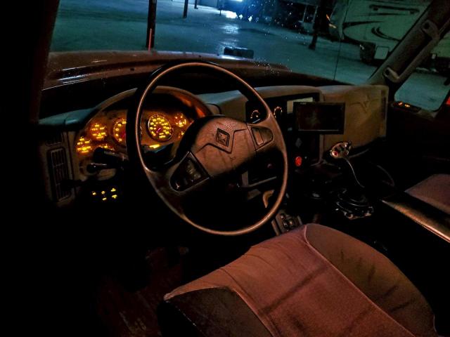 International 7000 7400 7400 Image 9