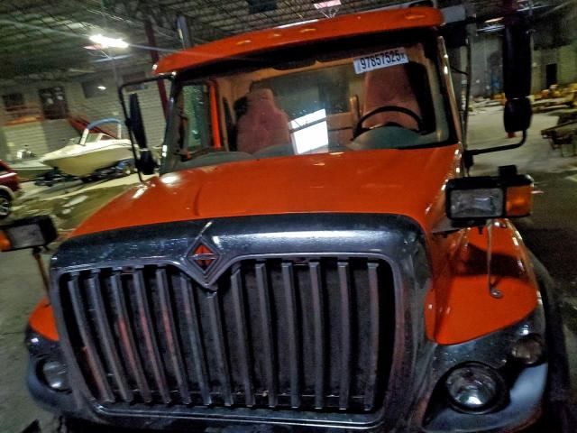 International 7000 7400 7400 Image 12