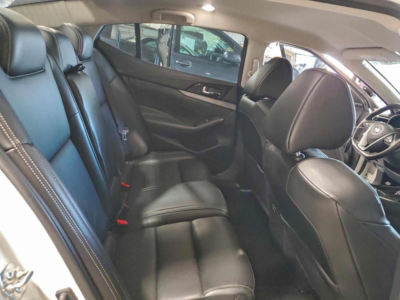 Nissan Maxima 3.5s Image 11