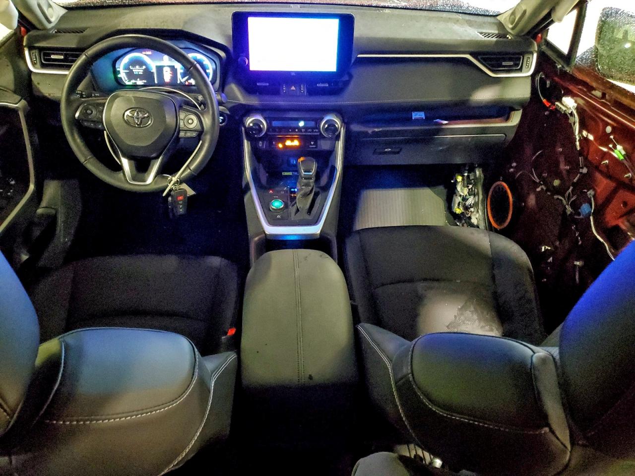 Toyota RAV4 Limited Image 6