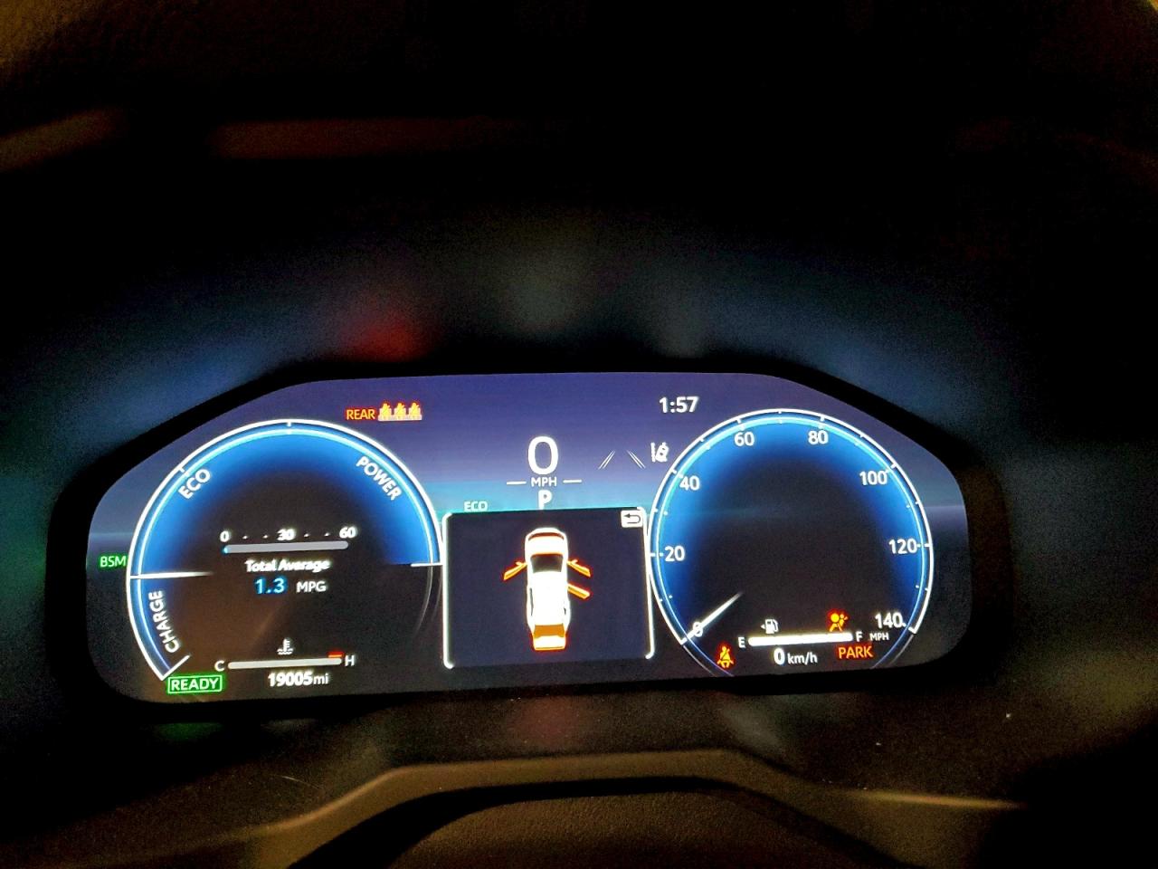 Toyota RAV4 Limited Image 8