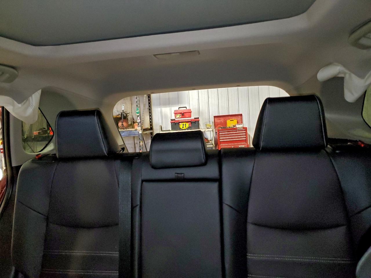 Toyota RAV4 Limited Image 11