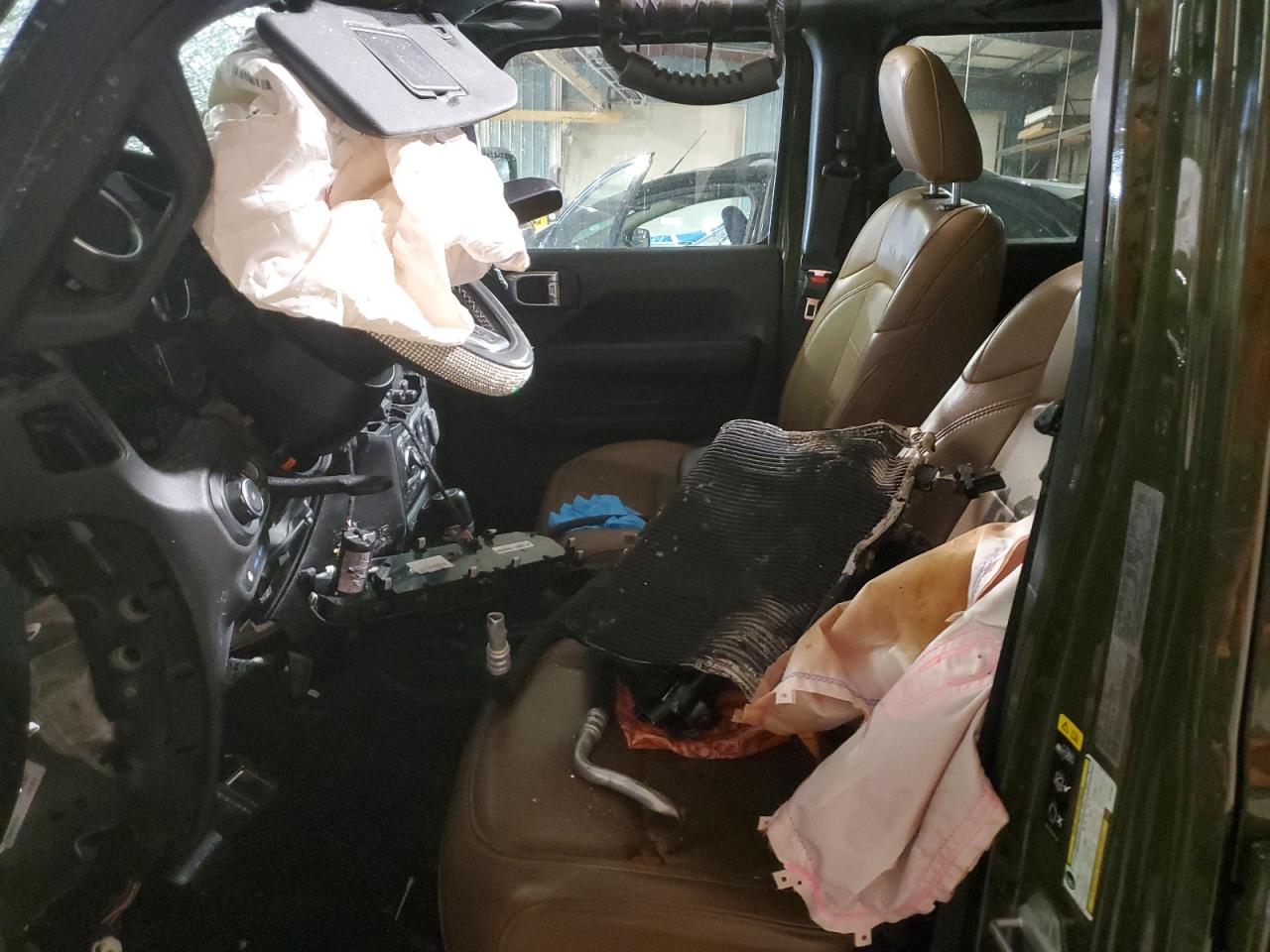 Jeep Wrangler Sahara 4xe Image 12