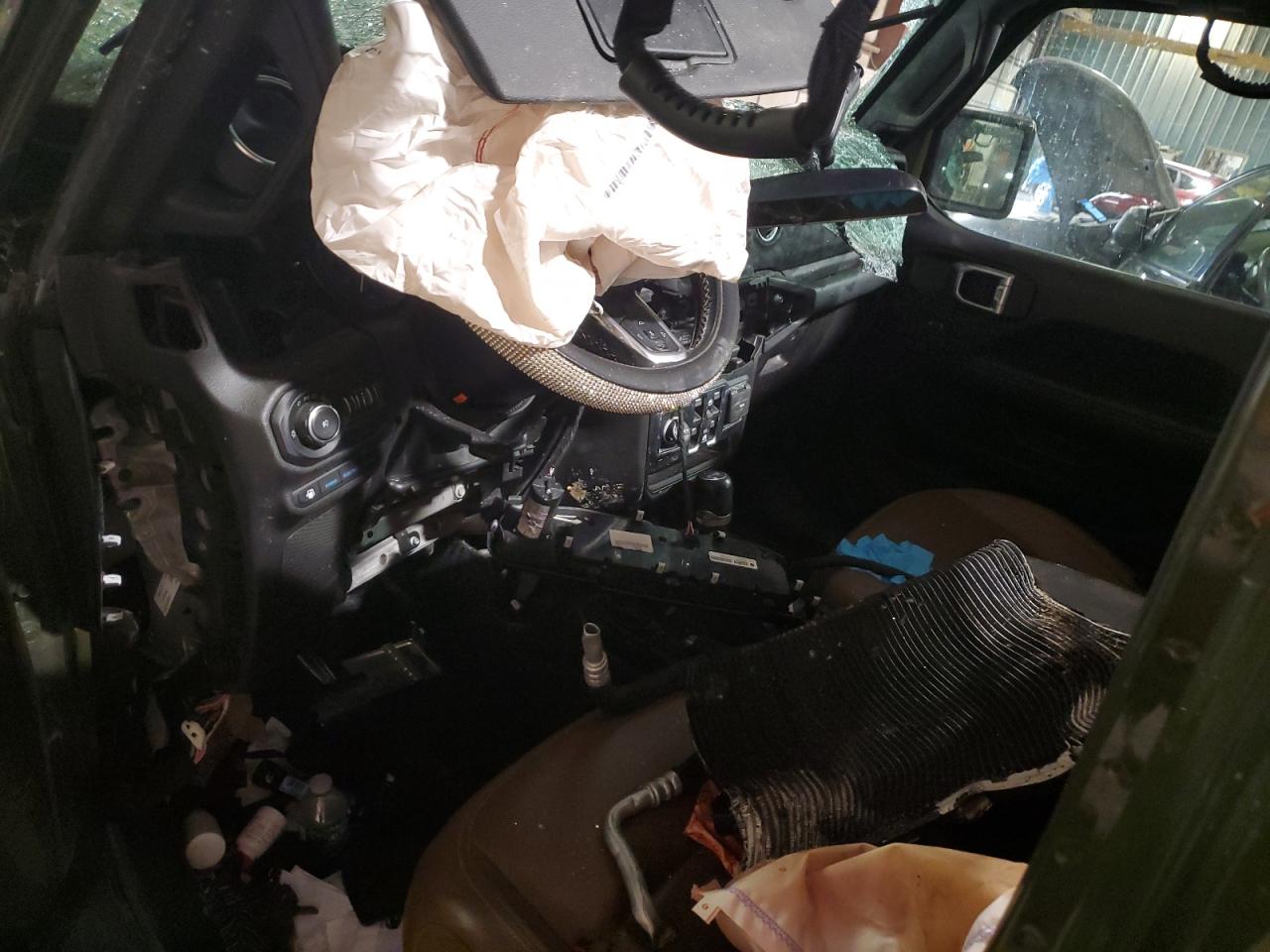 Jeep Wrangler Sahara 4xe Image 9