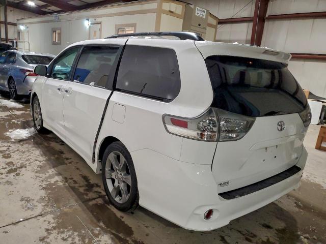 Toyota Sienna Sport Image 7