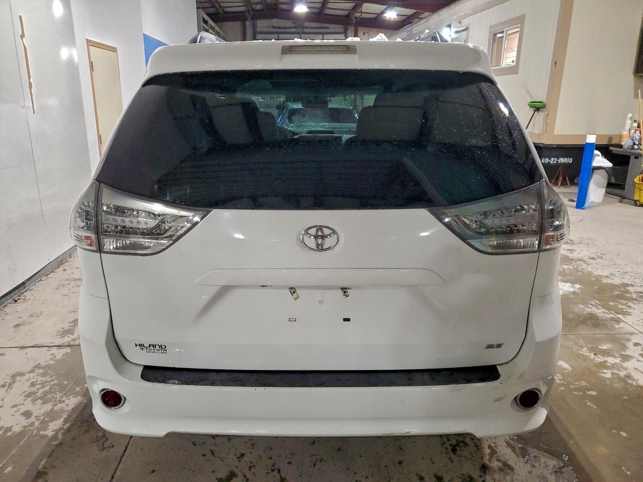 Toyota Sienna Sport Image 8