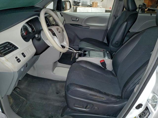 Toyota Sienna Sport Image 6