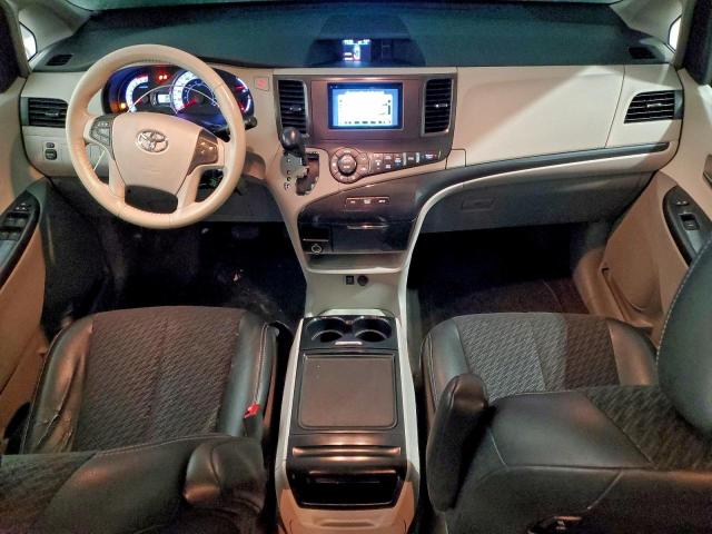 Toyota Sienna Sport Image 2