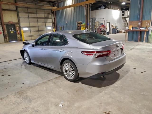 Toyota Camry Hybrid Image 7