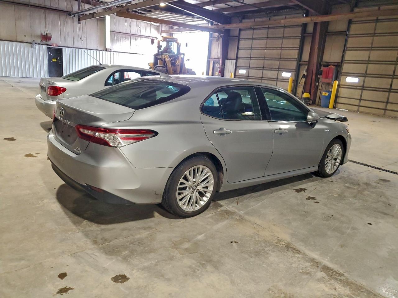Toyota Camry Hybrid Image 9